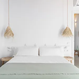 https://senclova-petit-hotel.balearic-islands.net